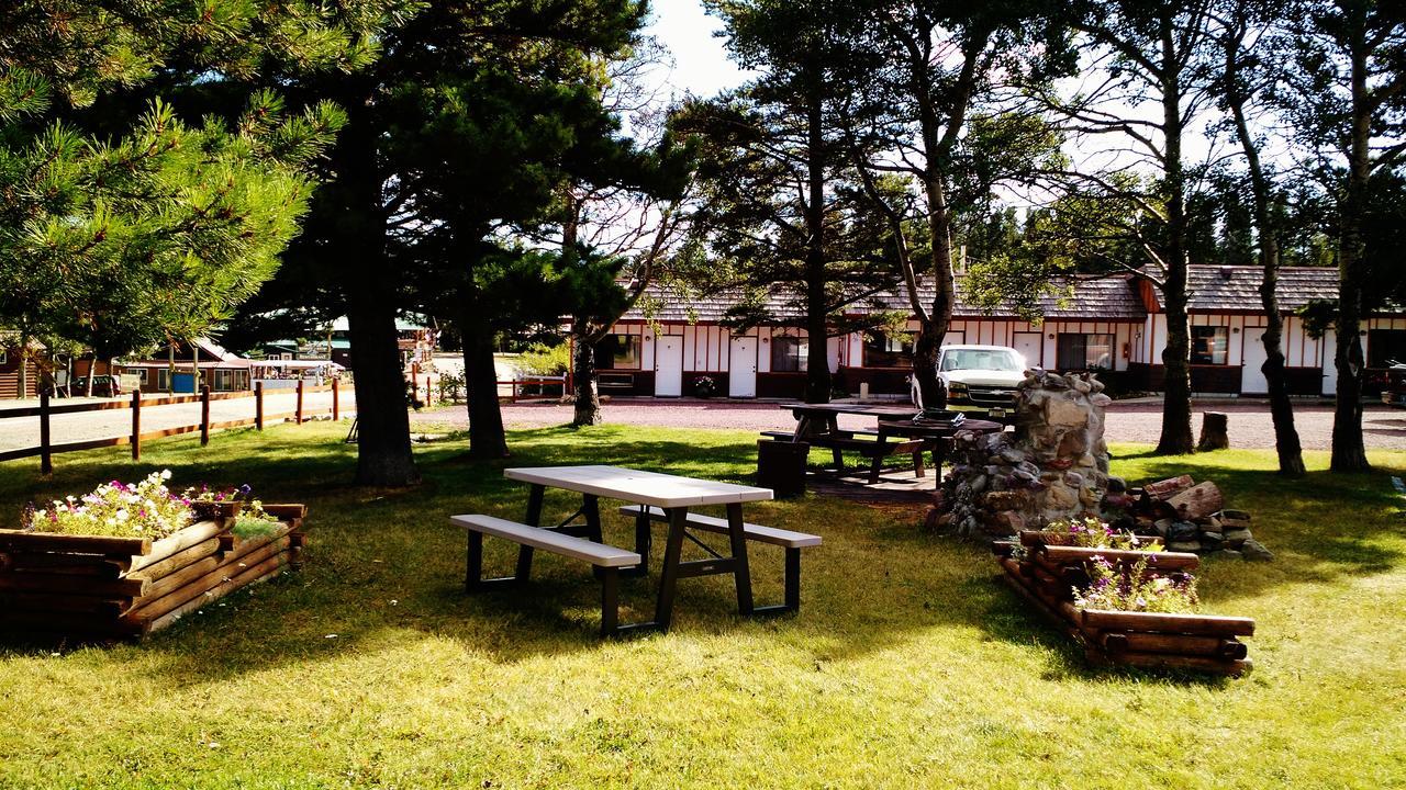 East Glacier Motel & Cabins East Glacier Park Village Bagian luar foto