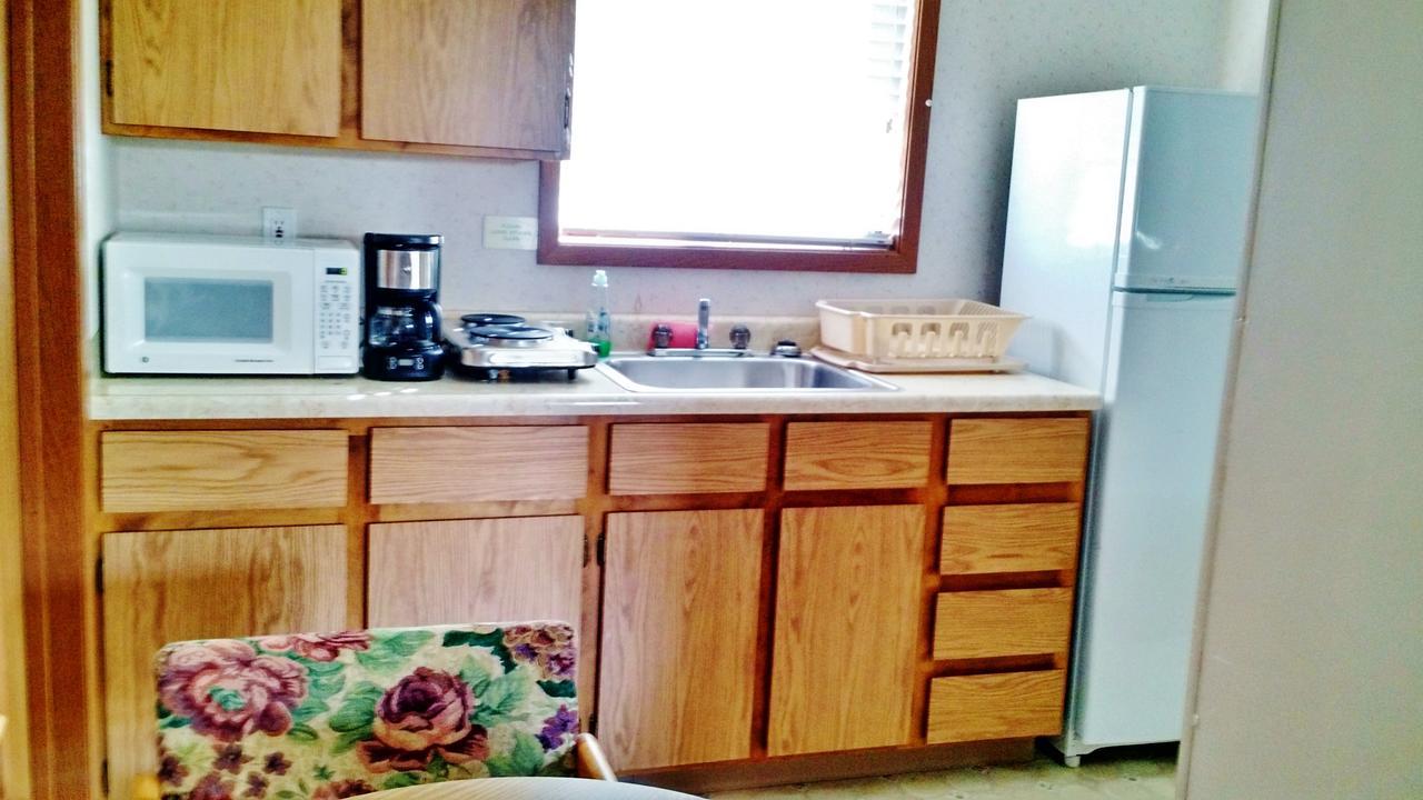 East Glacier Motel & Cabins East Glacier Park Village Bagian luar foto